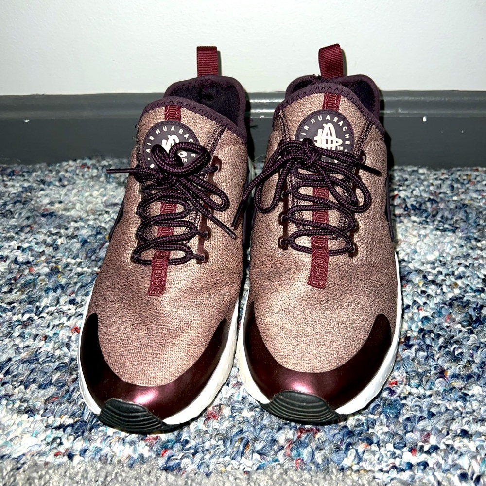 Nike Air Huarache rose gold sneakers